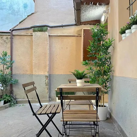 Mascarella Boutique *